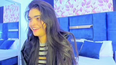 Snapshot of giselamaru chatting on 01.10.25 online show from 01.10.25