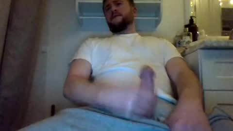 Snapshot of glenjam80 chatting on 02.06.25 glenjam80 online show from 02.06.25