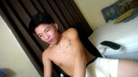 Snapshot of glenndou_daxs chatting on 10.04.25 glenndou_daxs online show from 10.04.25