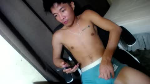Snapshot of glenndou_daxs chatting on 10.10.25 glenndou_daxs online show from 10.10.25