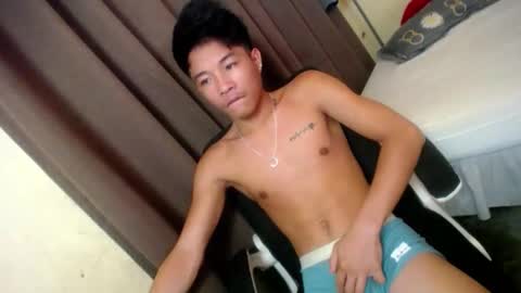 Snapshot of glenndou_daxs chatting on 10.12.25 glenndou_daxs online show from 10.12.25