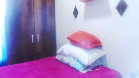 Snapshot of gloriawhitte7 chatting on 12.01.24 gloriawhitte7 online show from 12.01.24