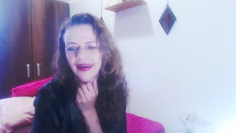 Snapshot of gloriawhitte7 chatting on 12.30.24 gloriawhitte7 online show from 12.30.24