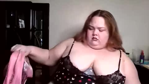 Snapshot of godessisabella chatting on 02.12.25 godessisabella online show from 02.12.25