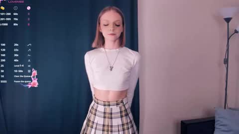 Snapshot of golden__dawn chatting on 11.04.25 Jade online show from 11.04.25