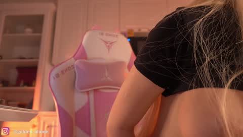 Snapshot of golden_alinee chatting on 02.08.25 Aline meow online show from 02.08.25