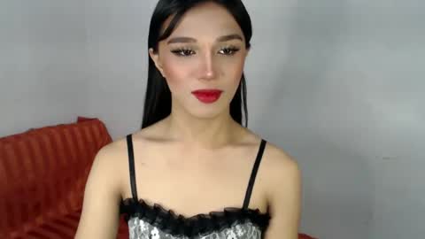 Lily is Gold online show from 02.06.25