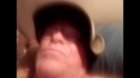 Snapshot of gonadalache chatting on 09.29.25 gonadalache online show from 09.29.25