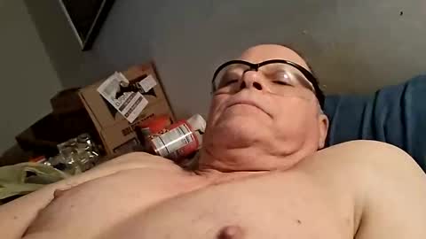 Snapshot of gonadalache chatting on 10.15.25 gonadalache online show from 10.15.25