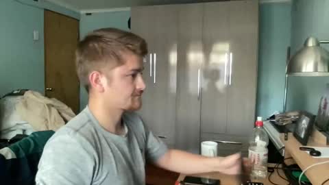 Snapshot of goodfumes chatting on 10.08.25 goodfumes online show from 10.08.25