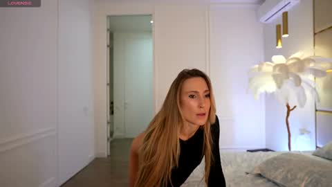 gooodgirlhere online show from 10.09.25