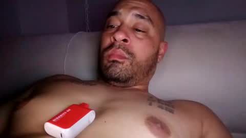 Snapshot of gorgeousrob1904 chatting on 01.09.25 Gorgeous Rob online show from 01.09.25