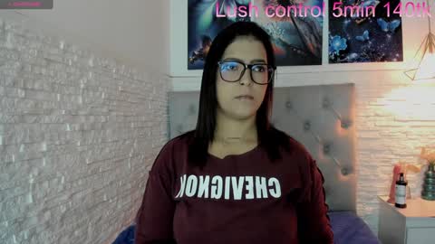 Snapshot of graceymilf999 chatting on 01.21.25 Gracey Milf online show from 01.21.25