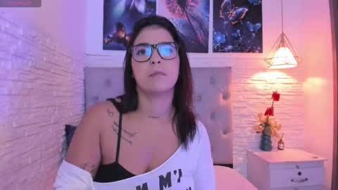 Snapshot of graceymilf999 chatting on 03.11.25 Gracey Milf online show from 03.11.25