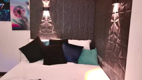 Snapshot of graceymilf999 chatting on 10.14.25 Gracey Milf online show from 10.14.25
