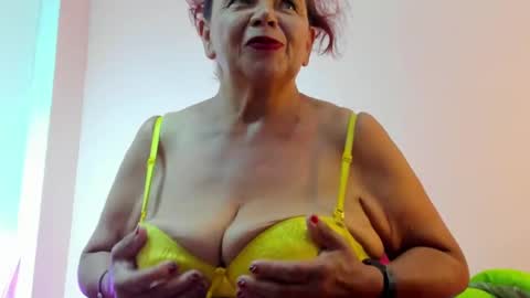 Snapshot of grandmother_milf chatting on 01.09.25 Mi Name is violeta online show from 01.09.25