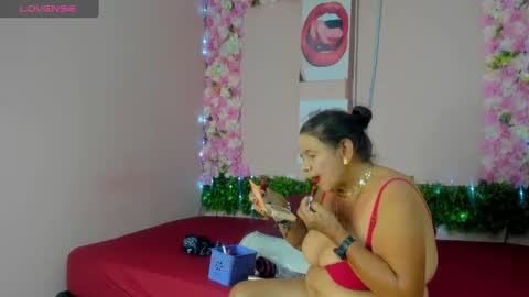 Snapshot of grandmother_milf chatting on 02.02.25 Mi Name is violeta online show from 02.02.25