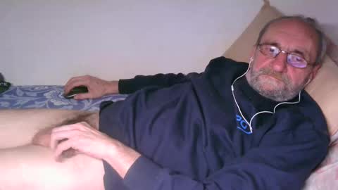 Snapshot of grandpa_mark chatting on 12.30.24 Mark online show from 12.30.24