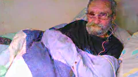 Snapshot of grandpa_mark chatting on 02.05.25 Mark online show from 02.05.25