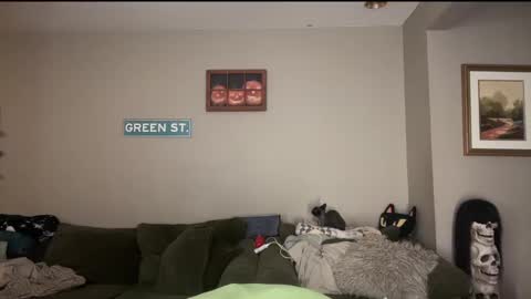 Snapshot of greenxxxqueen chatting on 01.26.25 SexQueen Nikki online show from 01.26.25