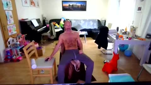 Snapshot of gregorius_1 chatting on 10.29.25 Greg online show from 10.29.25