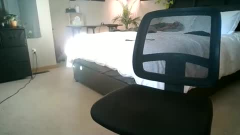 Snapshot of grhansen chatting on 12.04.24 grhansen online show from 12.04.24