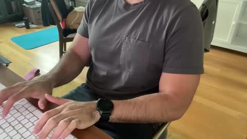 Snapshot of grnin9 chatting on 10.28.25 grnin9 online show from 10.28.25