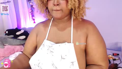 Snapshot of grumosa_velvet chatting on 02.22.25 Grumosa velvet   online show from 02.22.25