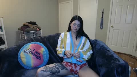 Snapshot of grumpytwo chatting on 12.23.24 grumpytwo online show from 12.23.24