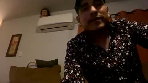 Snapshot of guerra938644 chatting on 02.22.25 BulgeAddiction online show from 02.22.25