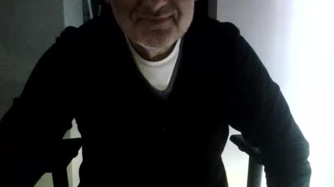 Snapshot of guide2 chatting on 11.19.25 Dislove online show from 11.19.25