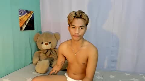 Snapshot of gwapoako100 chatting on 12.08.24 Pitz Sonido Herndon online show from 12.08.24