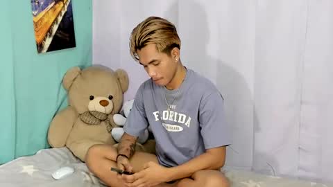 Snapshot of gwapoako100 chatting on 12.10.24 Pitz Sonido Herndon online show from 12.10.24