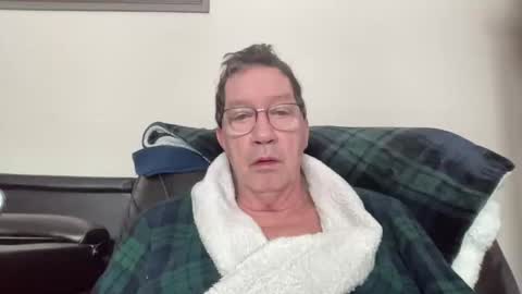 Snapshot of gwashere4u chatting on 02.03.25 gwashere4u online show from 02.03.25