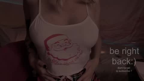 Snapshot of h2h0e chatting on 10.12.25 Lana online show from 10.12.25