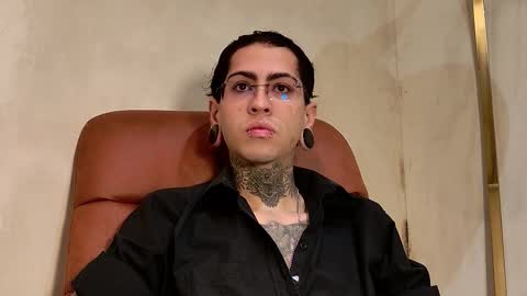 Snapshot of hades_hellhunt chatting on 10.13.25 hades_hellhunt online show from 10.13.25