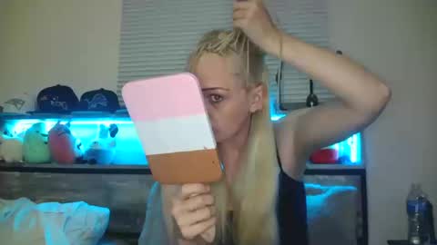 Snapshot of haileyakuma69 chatting on 10.11.25 Hailey and d online show from 10.11.25