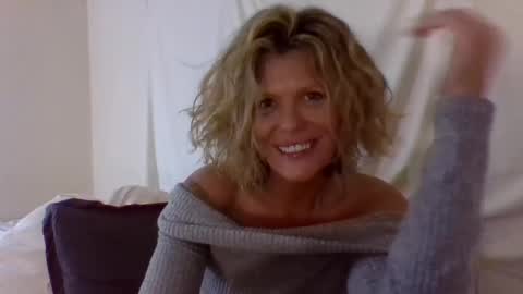 Snapshot of haileys123 chatting on 12.13.24 Hailey online show from 12.13.24