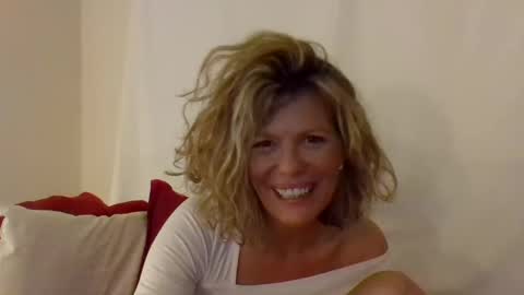 Snapshot of haileys123 chatting on 01.17.25 Hailey online show from 01.17.25
