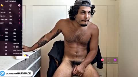 Snapshot of hairyshort chatting on 10.25.25 hairy and short online show from 10.25.25