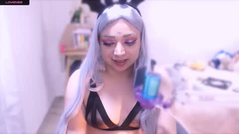 Snapshot of hana_hyuga1 chatting on 10.24.25 Hana Hyuga .   Please help me reach 200 thumbs up online show from 10.24.25