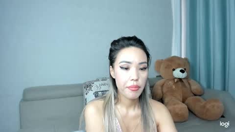 Snapshot of hanah_cho_cho chatting on 03.11.25 Hanah online show from 03.11.25