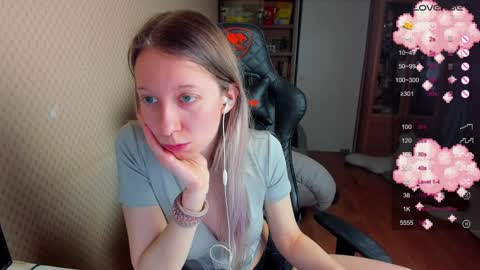 Snapshot of handsome_whale chatting on 02.04.25 Mila online show from 02.04.25