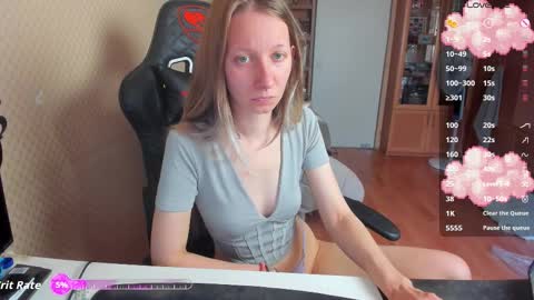 Snapshot of handsome_whale chatting on 09.17.25 Mila online show from 09.17.25