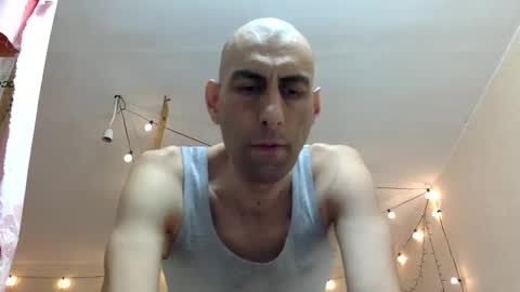 Snapshot of handsomealfie chatting on 09.11.25 HandsomeAlfie online show from 09.11.25