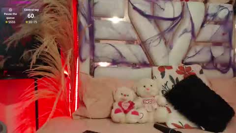 hanna_plum online show from 10.04.25