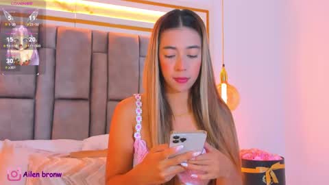 Snapshot of hannabronw chatting on 09.19.25 Eliana online show from 09.19.25