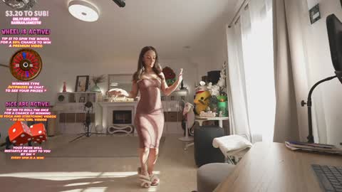 Snapshot of hannahjames710 chatting on 10.01.25 Hannah James online show from 10.01.25