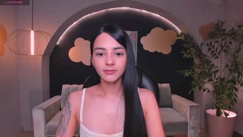 Snapshot of hannahjamesx chatting on 01.11.25 HANNAH J online show from 01.11.25