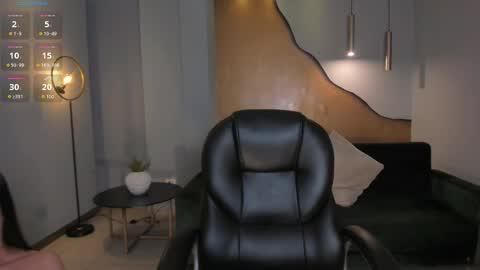 Snapshot of hannahjamesx chatting on 02.23.25 HANNAH J online show from 02.23.25